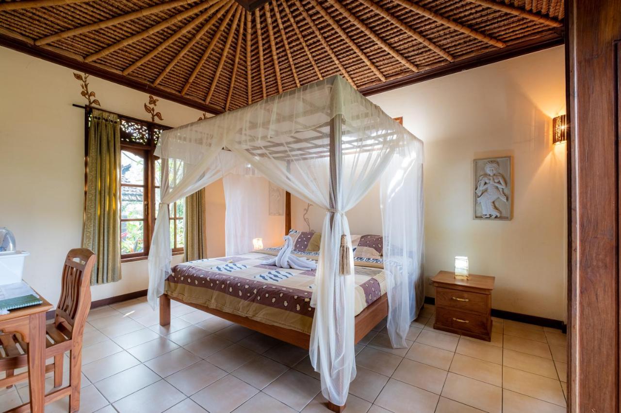 Villa Manuk Singaraja Екстериор снимка