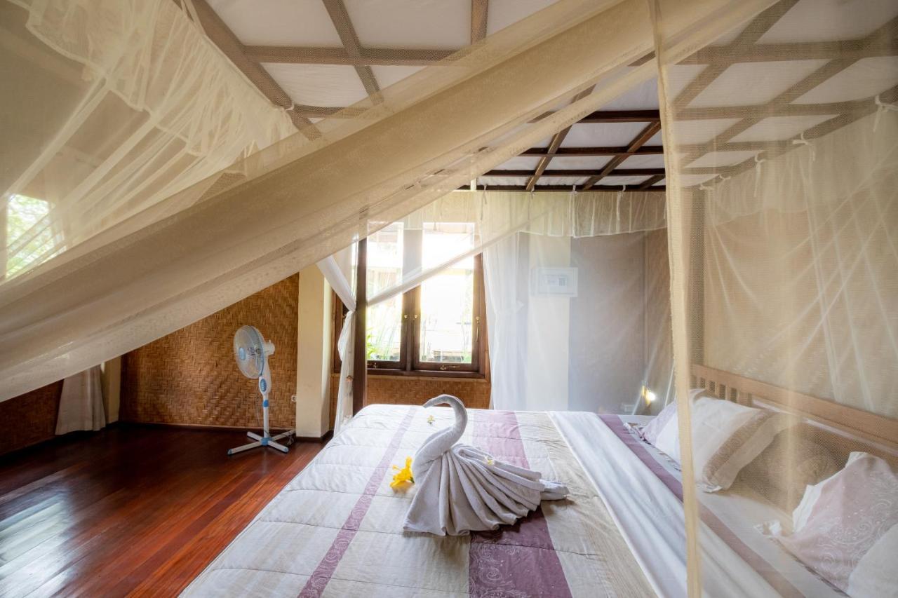 Villa Manuk Singaraja Екстериор снимка