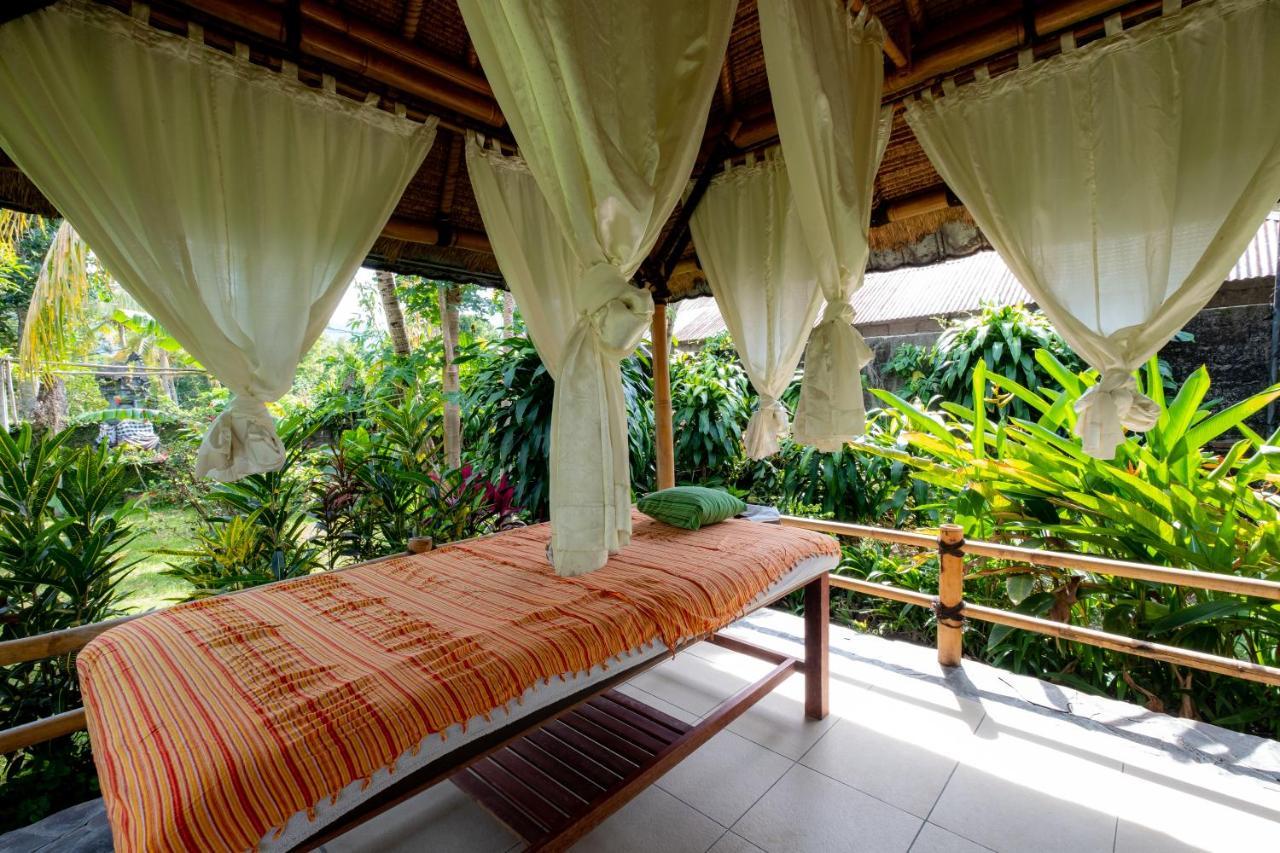 Villa Manuk Singaraja Екстериор снимка