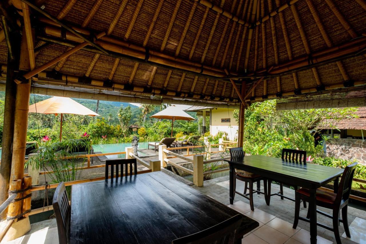 Villa Manuk Singaraja Екстериор снимка