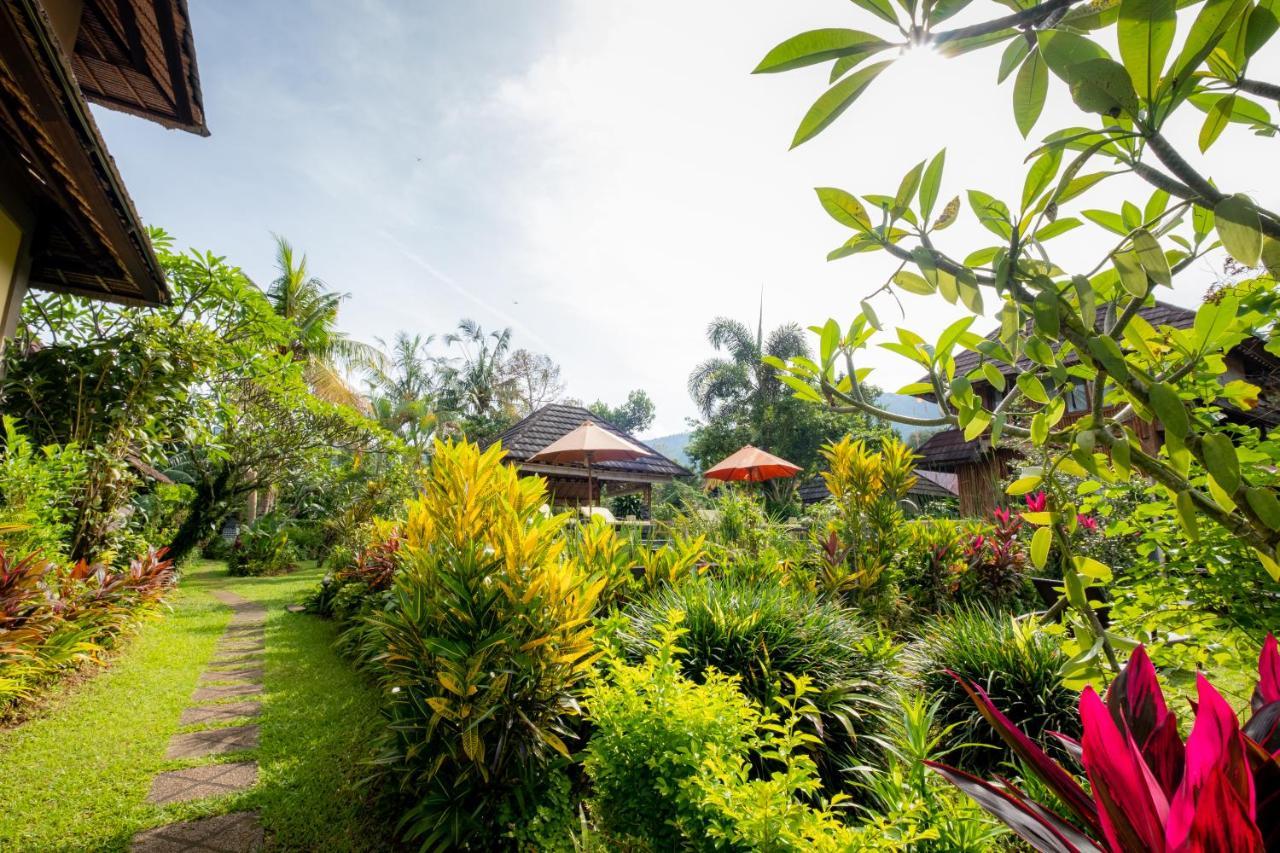 Villa Manuk Singaraja Екстериор снимка