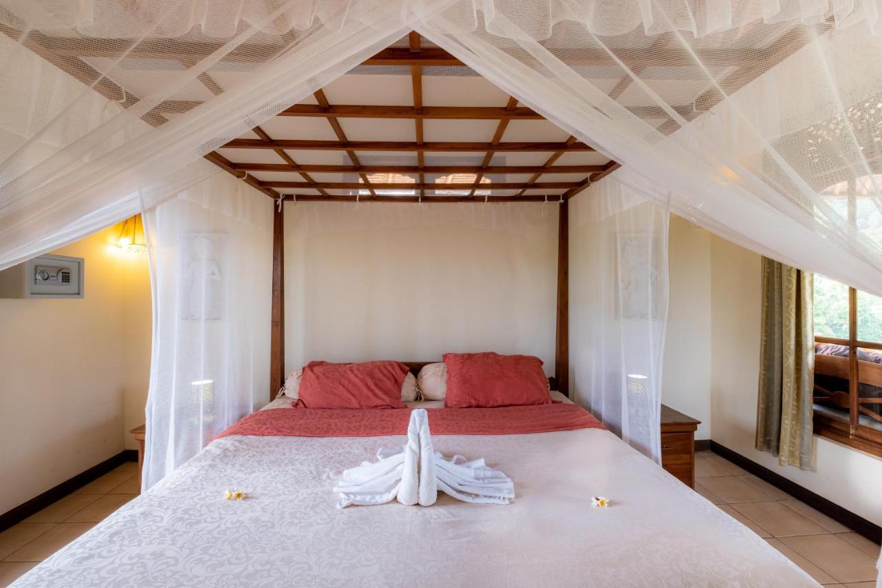 Villa Manuk Singaraja Екстериор снимка