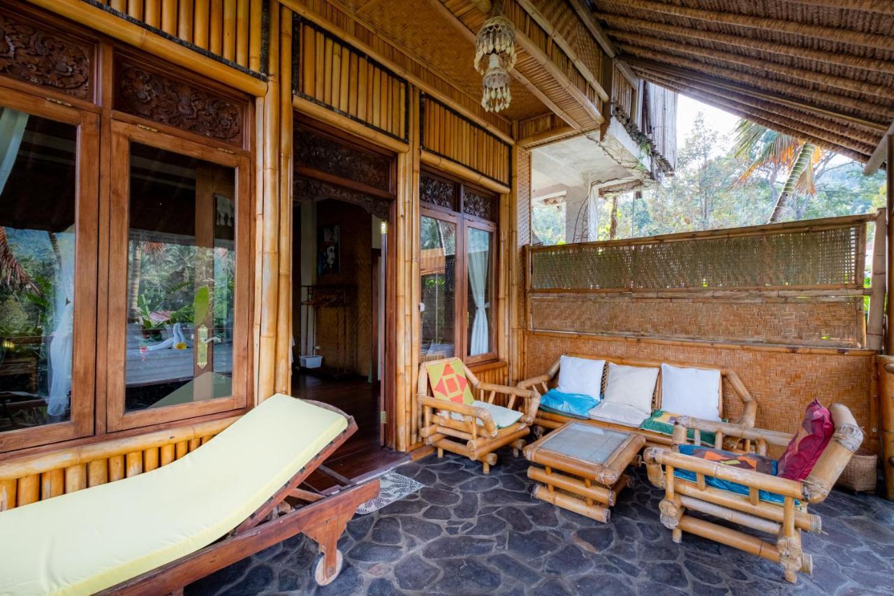 Villa Manuk Singaraja Екстериор снимка