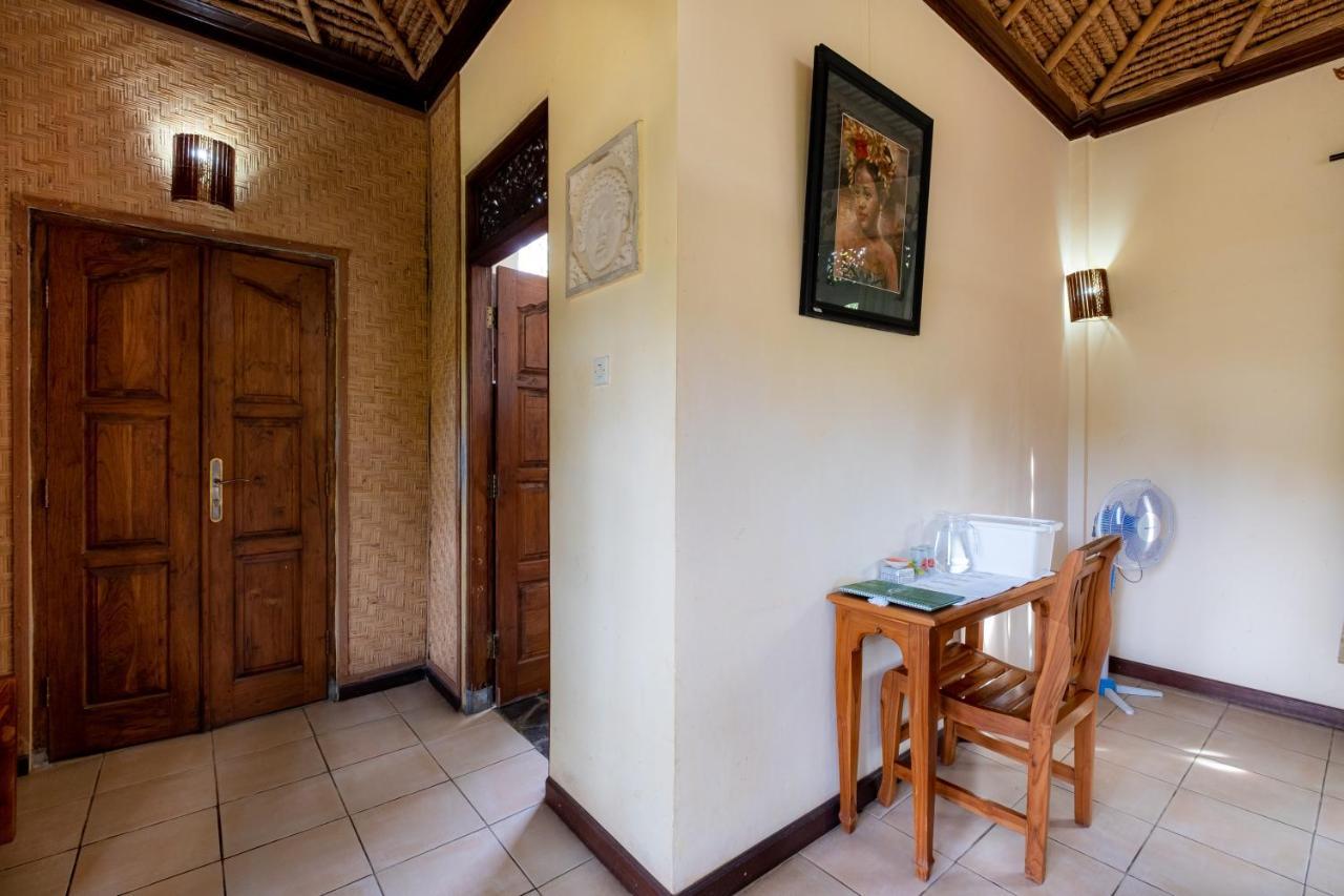 Villa Manuk Singaraja Екстериор снимка