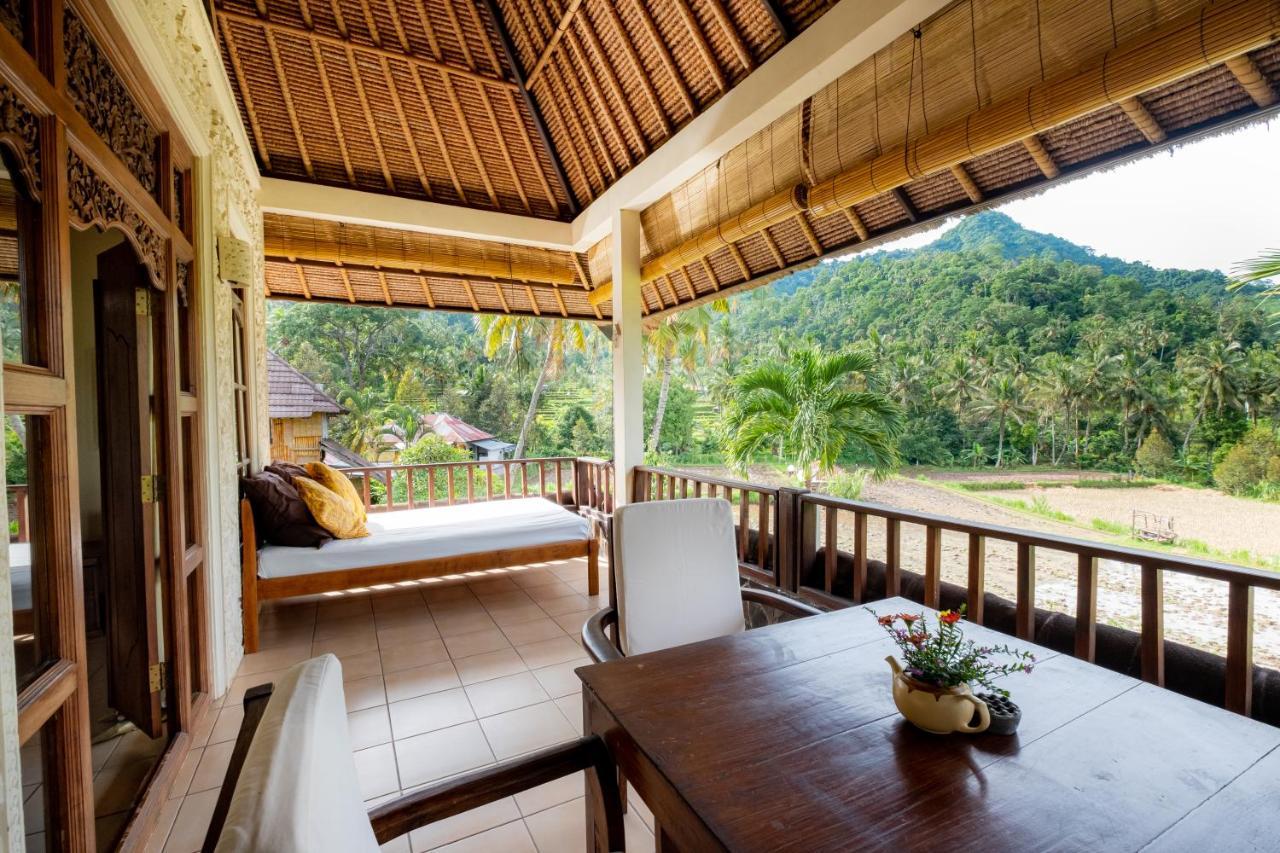 Villa Manuk Singaraja Екстериор снимка