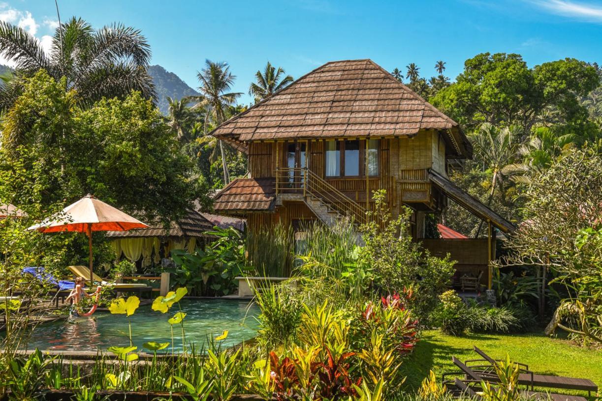Villa Manuk Singaraja Екстериор снимка